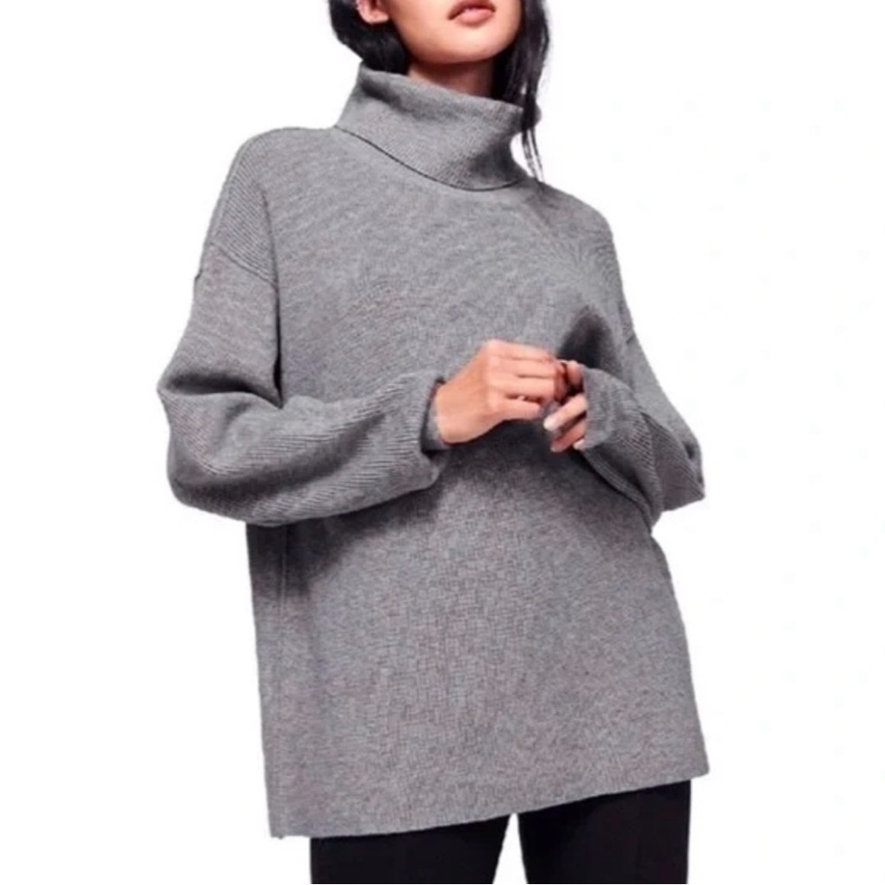 Free People Grey ribbed oversized turtleneck sweater size medium